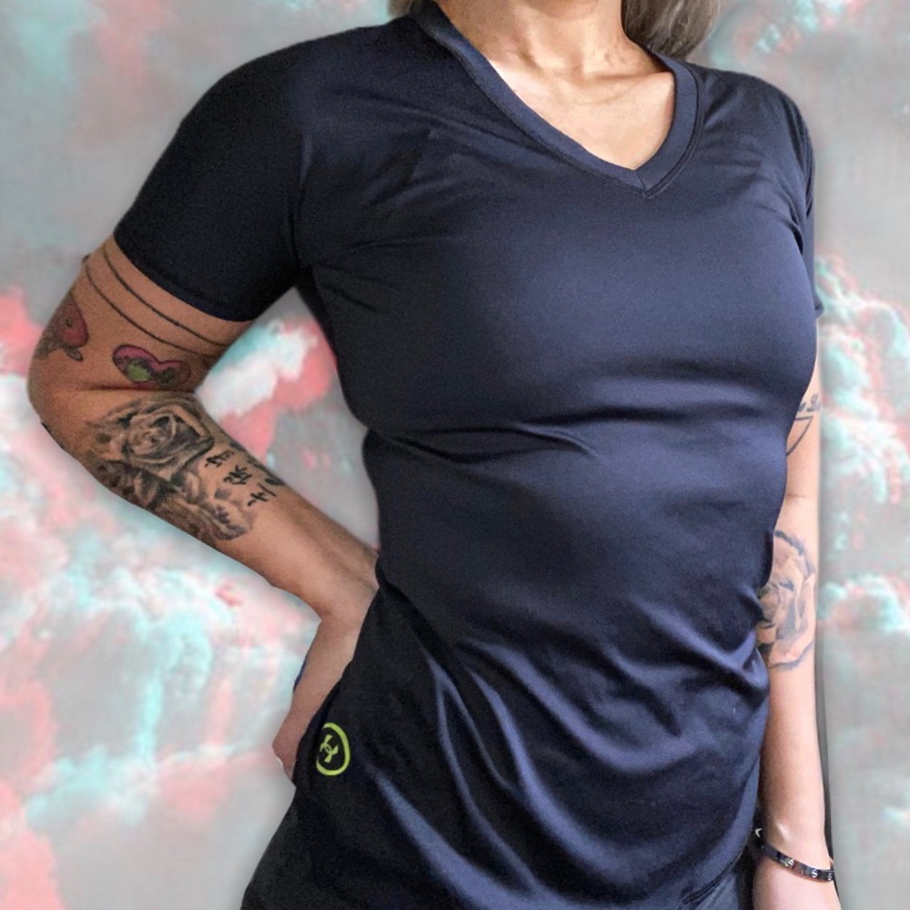 UNDERARMOUR | CATALYST HEAT GEAR DRIFIT SHIRT